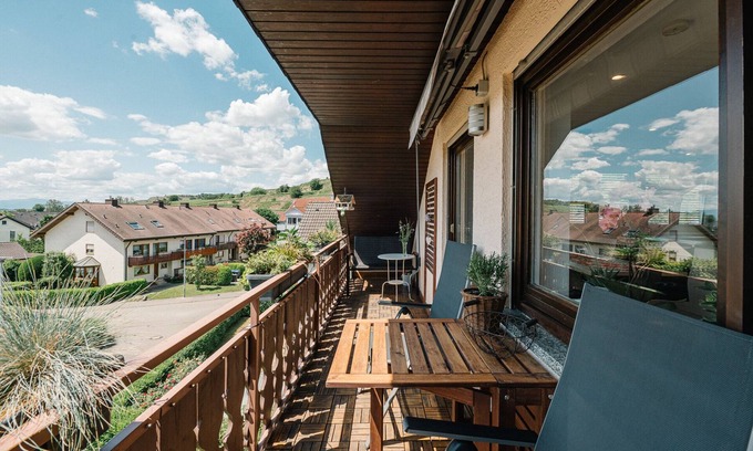 Ihringen Apartment | Modern top-floor apartment with stunning views of the Vosges mountains