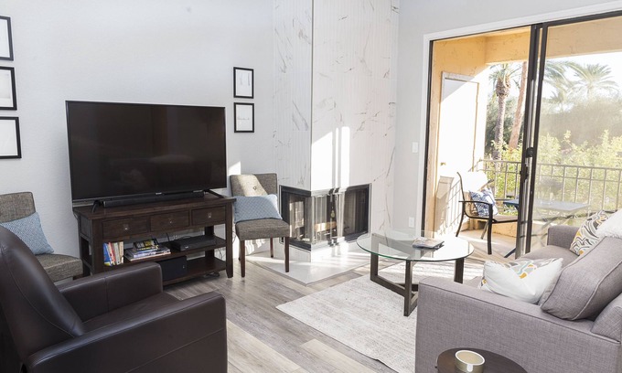Scottsdale Ranch Condo | Modern top floor corner unit with pool view