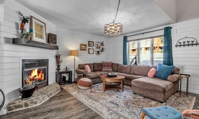 Ellicottville House | Modern Townhome, 2 Decks, Fireplace