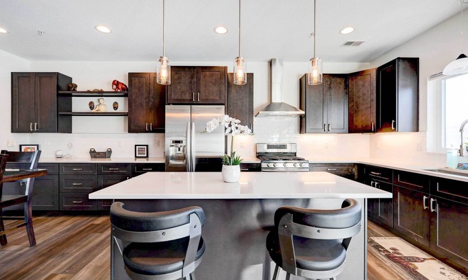 Louisville House | Modern Townhome, Day Trip to Colorado Ski Resorts!