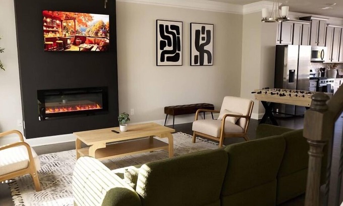 Marietta House | Modern Townhome in Marietta - 3Bed/3.5 Bath