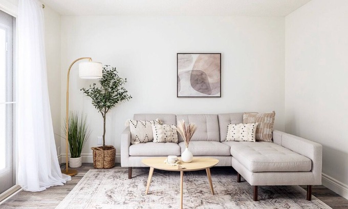 Saskatoon House | Modern townhome near the river