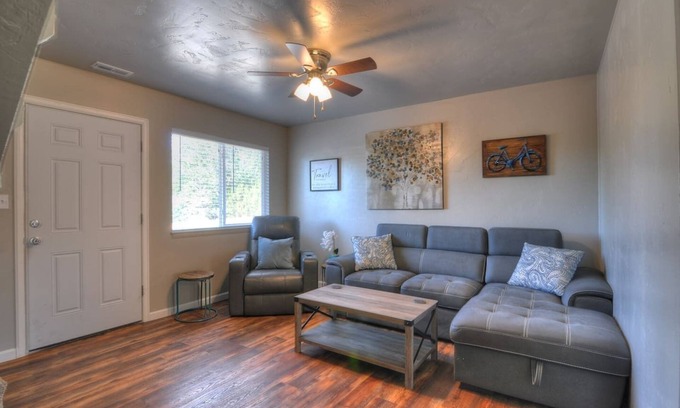 Grand Junction House | Modern Townhome with private HOT TUB!