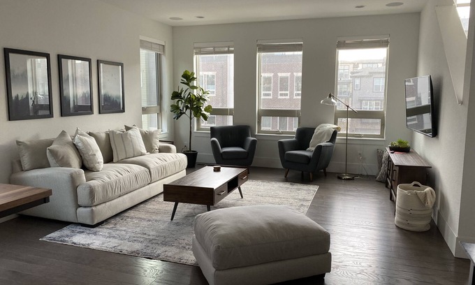 Superior House | Modern townhome w/rooftop patio. Mountain views. Easy access to Denver & Boulder