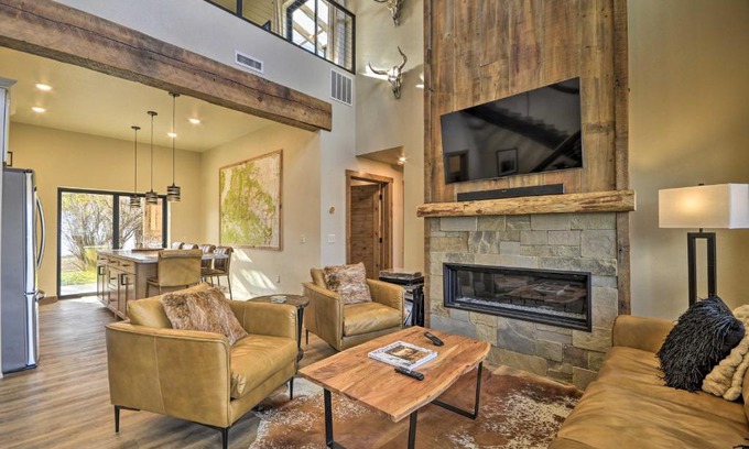 Red Lodge House | Modern Townhome with Rooftop Deck and Hot Tub!