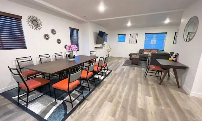 West Valley City House | Modern Townhouse w/All Kings and Private Rooftop