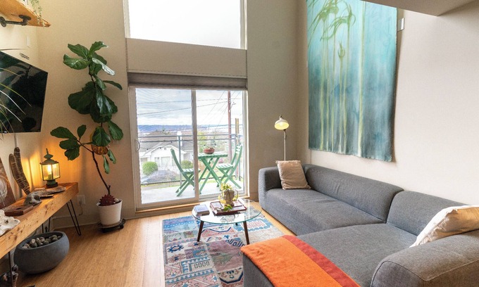 North Beacon Hill House | Modern townhouse- with a view! Close to downtown