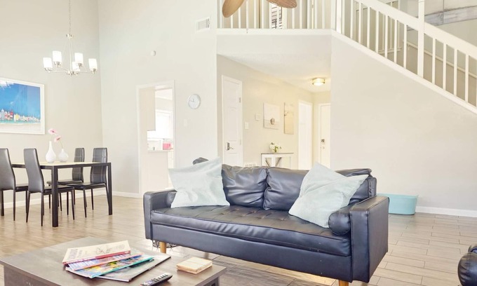 Barker House | Modern Tranquility In Katy Tx - Arcade Room & Pool