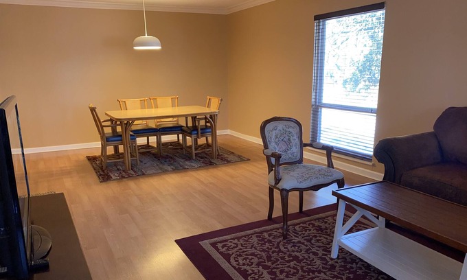 Baymeadows Condo | Modern Tree House, Southside Jacksonville
