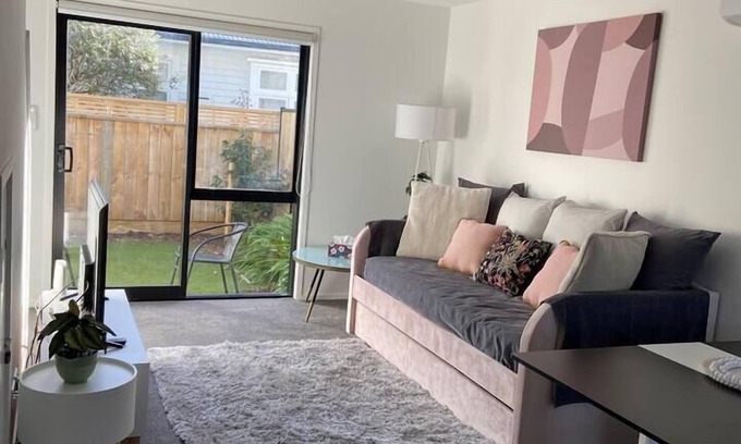 Lower Hutt Apartment | Modern, trendy, urban apartment