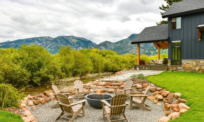 Turnerville House | Modern Turnerville Cabin with Hot Tub and Scenic Views