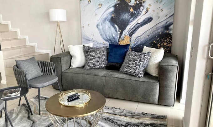 Greater Johannesburg Metropolitan Area Villa | Modern Two Bed Townhouse with pool