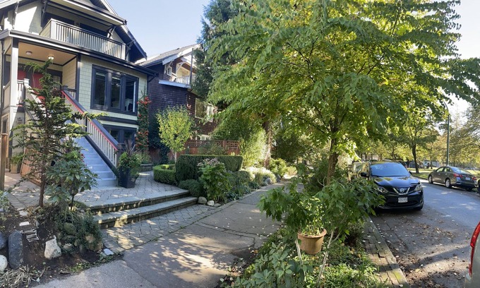 Grandview-Woodland Apartment | Modern two bedroom apartment in the heart of the Commercial Drive.