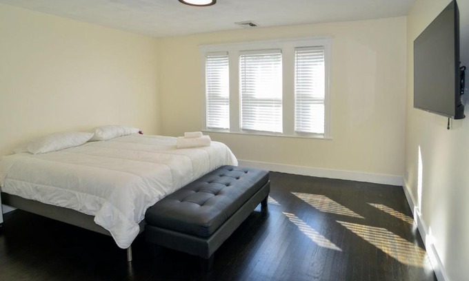 Stoneham Apartment | Modern Two Bedroom Condo - Boston