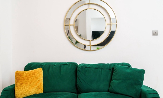 Stratford and New Town Apartment | Modern two bedroom flat close to Stratford Westfield mall
