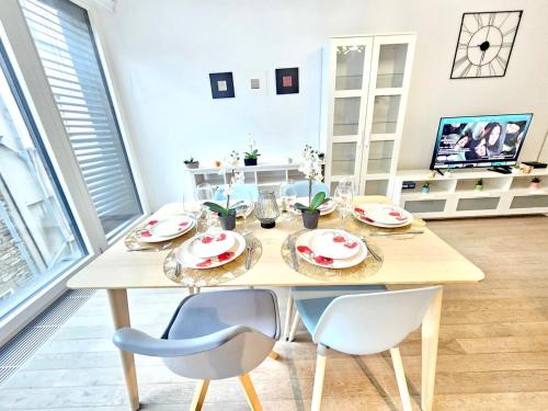 Hollerich Apartment | Modern two bedrooms in city center with a private parking