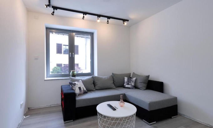 Wallerfangen Apartment | Modern und Neu, TOP Ausstattung mit Kaffeevollautomat, 2x Netflix-TV, Lüftungsanlage, Geschirrspüler