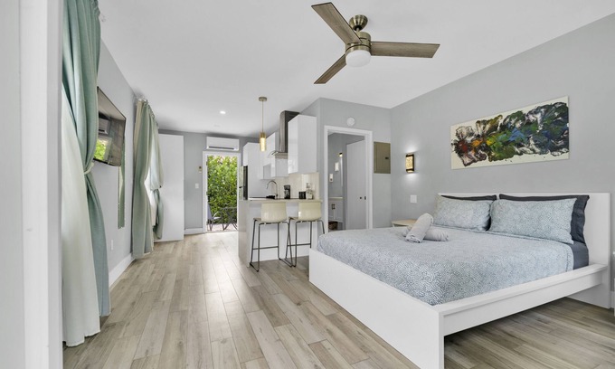Midtown Apartment | Modern Unit in Wynwood w/FREE PARKING,WIFI,Kitchen - 18mins from South Beach1!