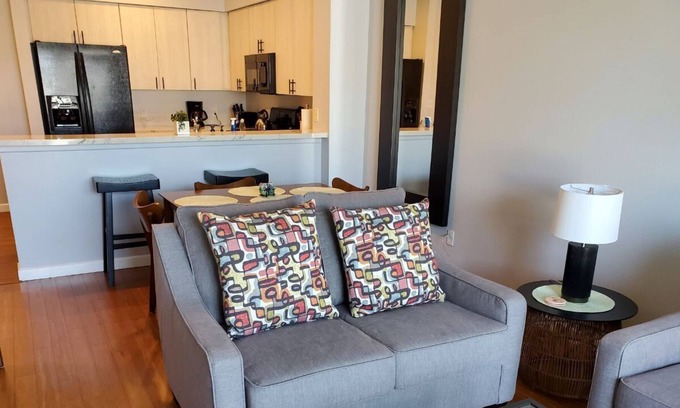 Pacific Terrace Apartment | Modern upscale apartment in the heart of the Gaslamp District!