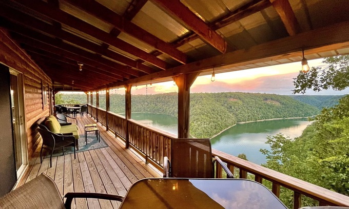 Baxter Cabin | MODERN UPSCALE CABIN WITH UNOBSTRUCTED LAKE & MOUNTAIN VIEWS