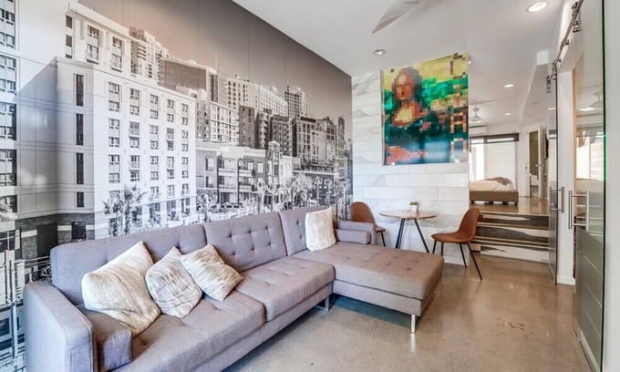Little Italy Condo | Modern Urban Row Home * Dog OK * AC