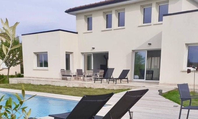 Giffaumont-Champaubert Villa | Modern villa for 10 people with swimming pool - Lac Du Der Giffaumont Champaubert