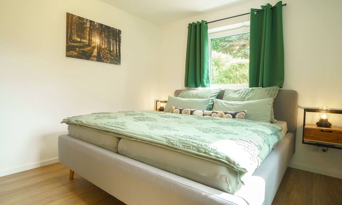 Waldershof Apartment | Modern vacation apartment (60sqm) for 4 people with garden access