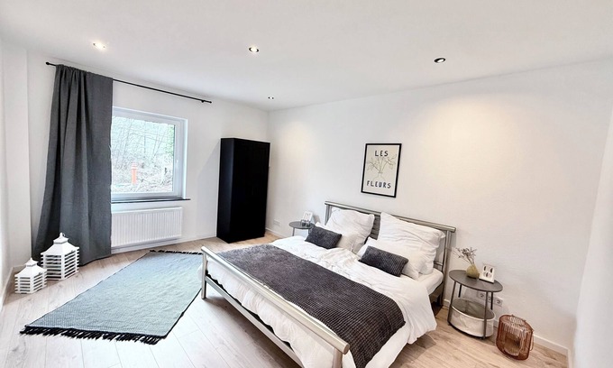 Arnsberg Apartment | Modern vacation apartment in the heart of Neheim - ideal for families & business guests