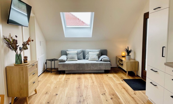 Edesheim Apartment | Modern vacation apartment I on the estate, in the middle of the vineyards