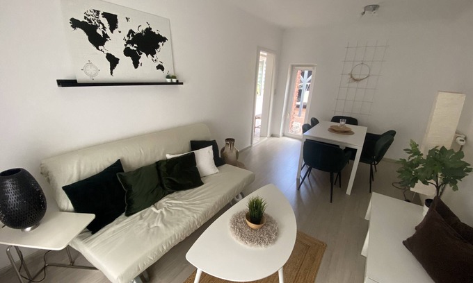 Center Apartment | Modern vacation apartment "Siebenschläfer" (1 km to the center/ZOB)