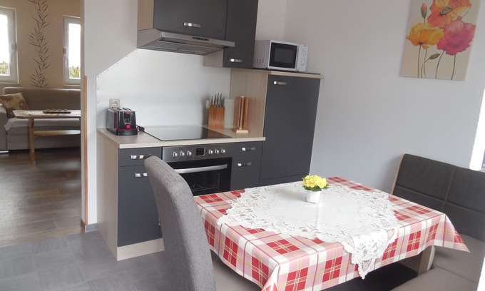 Mittelsdorf Apartment | Modern vacation apartment (50m2) with wood-burning stove