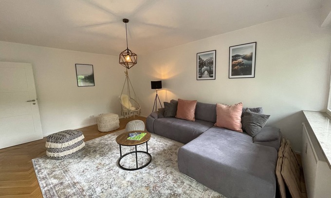 Wolfratshausen House | Modern vacation apartment "La Fredo" near Lake Starnberg, 5 minutes' walk to public transport