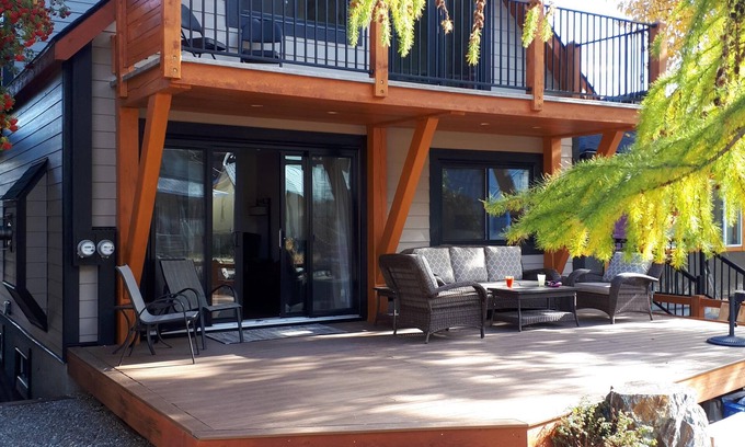 East Kootenay House | Modern Vacation Home - Downtown Kimberley