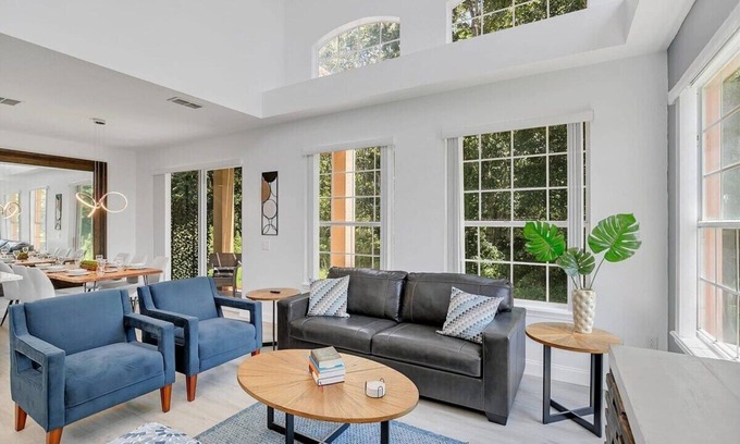 Windwood Bay House | Modern Vacation Home Minutes Away From The Parks