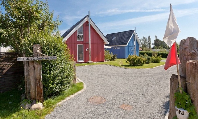 Zingst House | Modern vacation home with garden & terrace, 300m to the beach, free WLAN