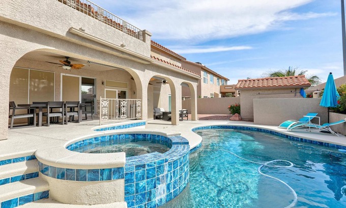 Las Vegas House | Modern Vegas Villa! Near Las Vegas Strip
