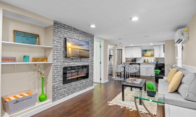 Ventnor City Apartment | Modern Ventnor 2BR + Beach Gear Included