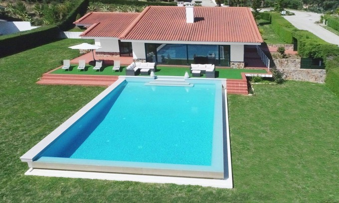 Ferreira do Zezere Villa | Modern villa at walking distance to the river dam of Castelo de Bode