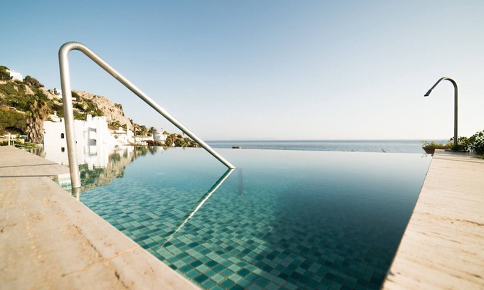 Atlanterra Ski Chalet | Modern villa in 1st line with infinity pool, spa, with 6 rooms. WIFI