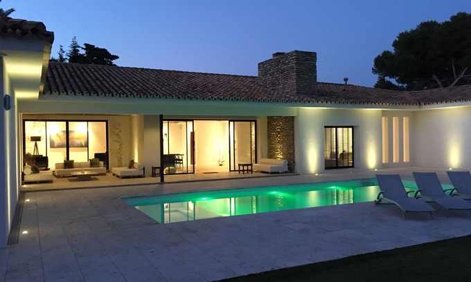Marbella Villa | Modern Villa in Marbella - Private Heated Pool, BBQ & Golf Views