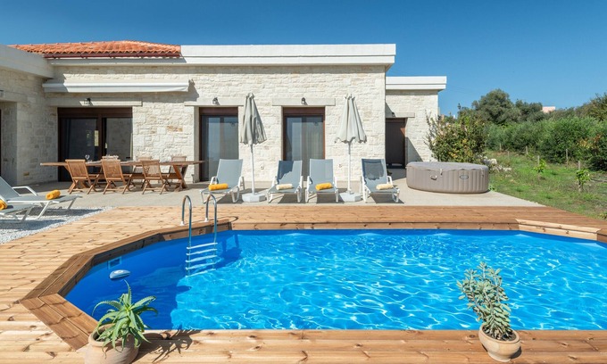 Galatas Villa | Modern Villa Orange, Relaxation and Privacy