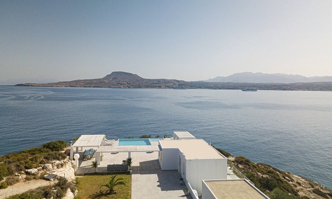 Marathi Villa | Modern Villa Overlooking the Aegean.nNext to the sea.