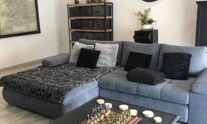 Digne-les-Bains Bed & Breakfast | Modern villa to share with host