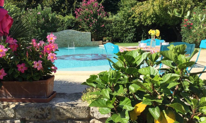 La Tour-d'Aigues Villa | MODERN VILLA WITH POOL AT THE TOWER OF AIGUES
