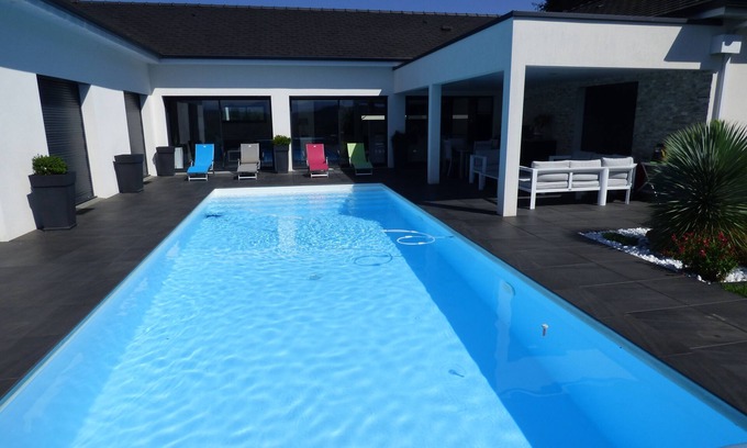 Poey-de-Lescar House | Modern villa with heated pool, sleeps 6 to 8, Pyrenees view