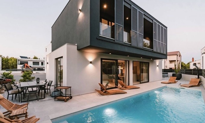 Srima Villa | modern villa with pool javuzzi sauna