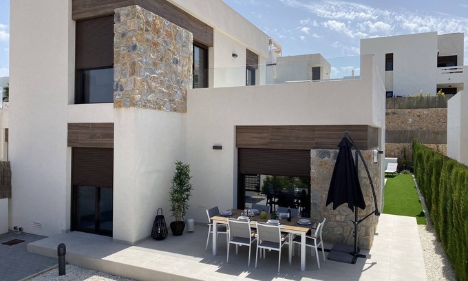 Algorfa Villa | Modern villa with private pool, in the "LA FINCA GOLF" estate