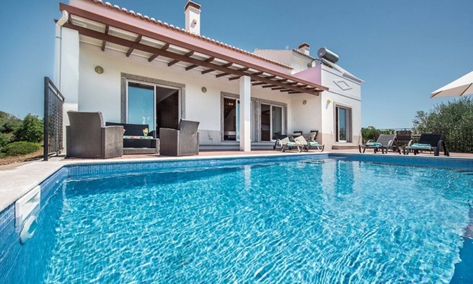 Tavira House | Modern villa with swimming pool located in a beautiful valley in Tavira.