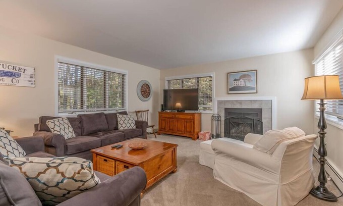 West Hartford Condo | Modern Village, Community Pool | Newton Village 1C
