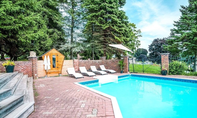 Augusta Cottage | Modern Waterfront Cottage With Heated Pool by 1000 Islands!